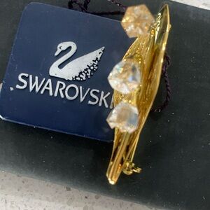 Swarovski Crystal Lilly Of the Valley Goldtone Brooch Stamped NWT